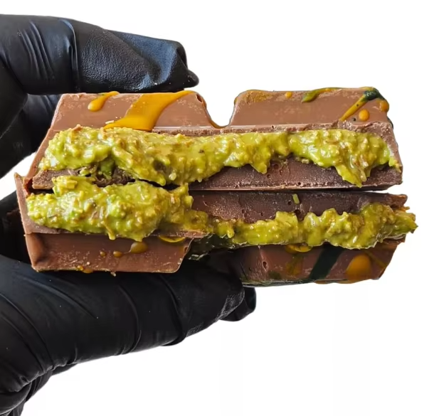Viral Dubai Kunafa Pistachio Chocolate, Milk Chocolate bar Filled with Pistachio Cream
